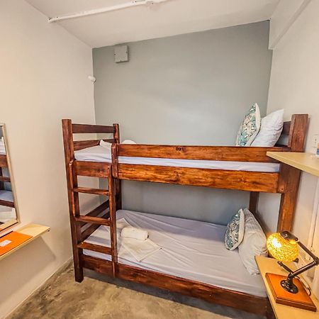 Av Suites Puerto Galera Eksteriør bilde