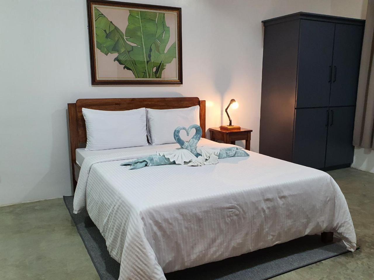 Av Suites Puerto Galera Eksteriør bilde