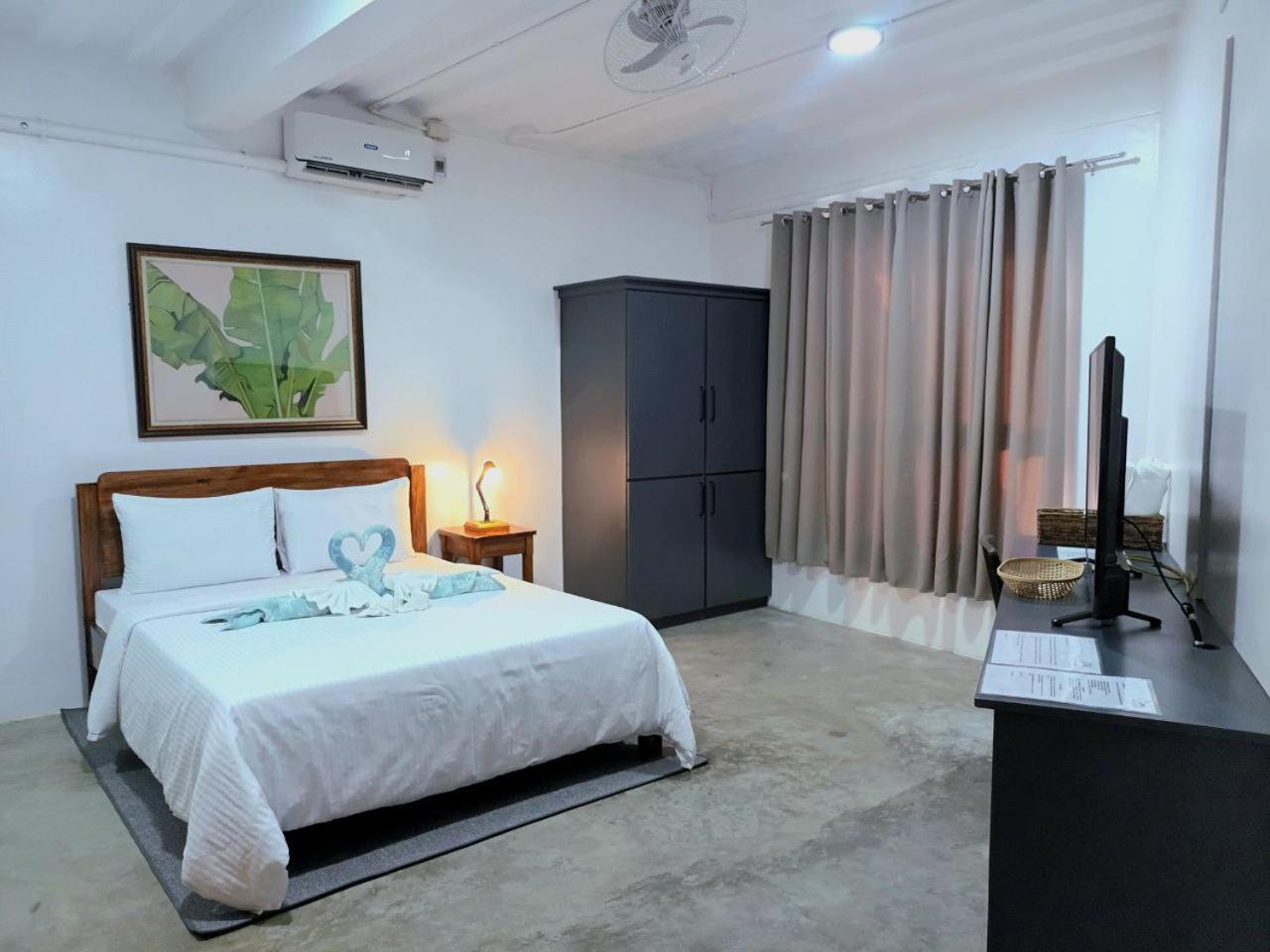 Av Suites Puerto Galera Eksteriør bilde