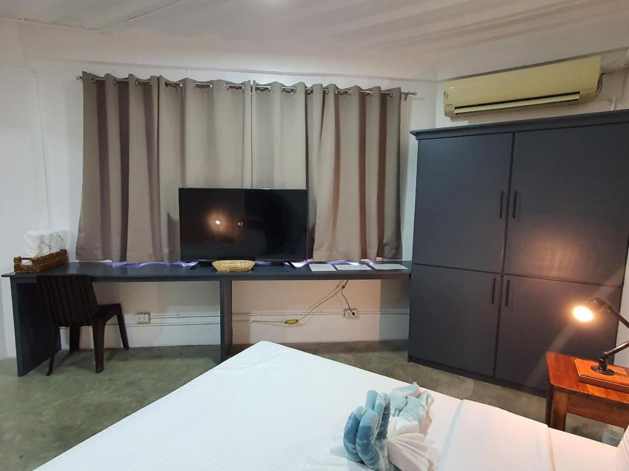 Av Suites Puerto Galera Eksteriør bilde