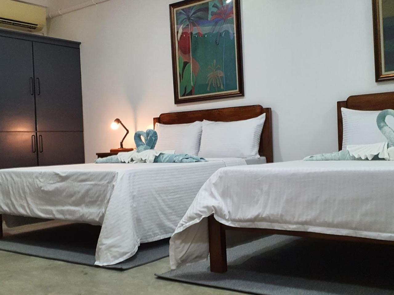 Av Suites Puerto Galera Eksteriør bilde