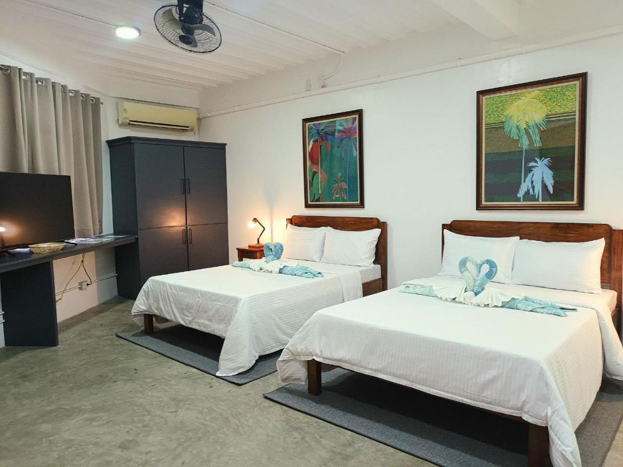 Av Suites Puerto Galera Eksteriør bilde
