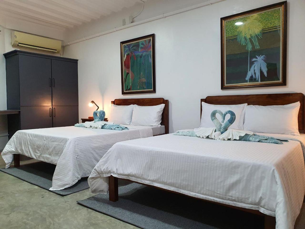 Av Suites Puerto Galera Eksteriør bilde