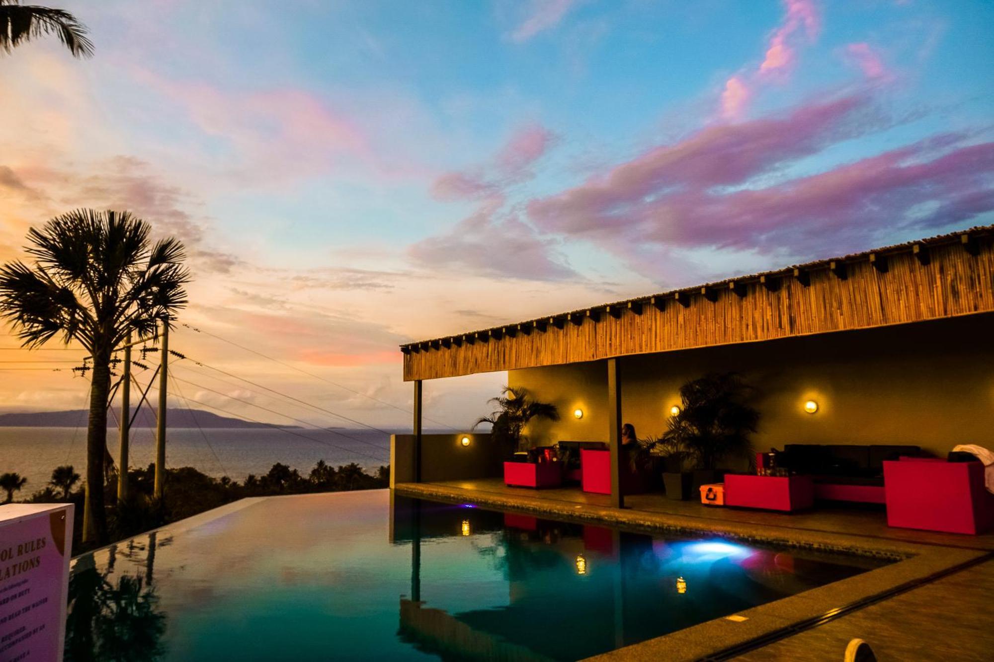 Av Suites Puerto Galera Eksteriør bilde
