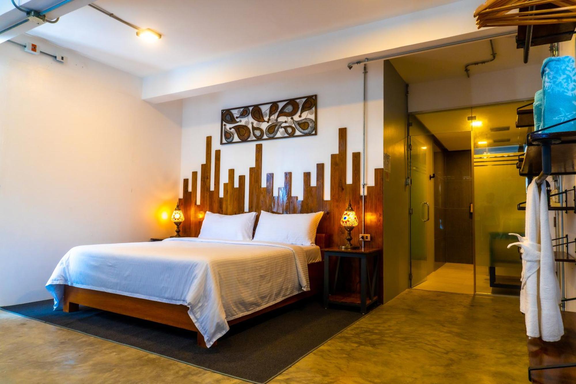 Av Suites Puerto Galera Eksteriør bilde