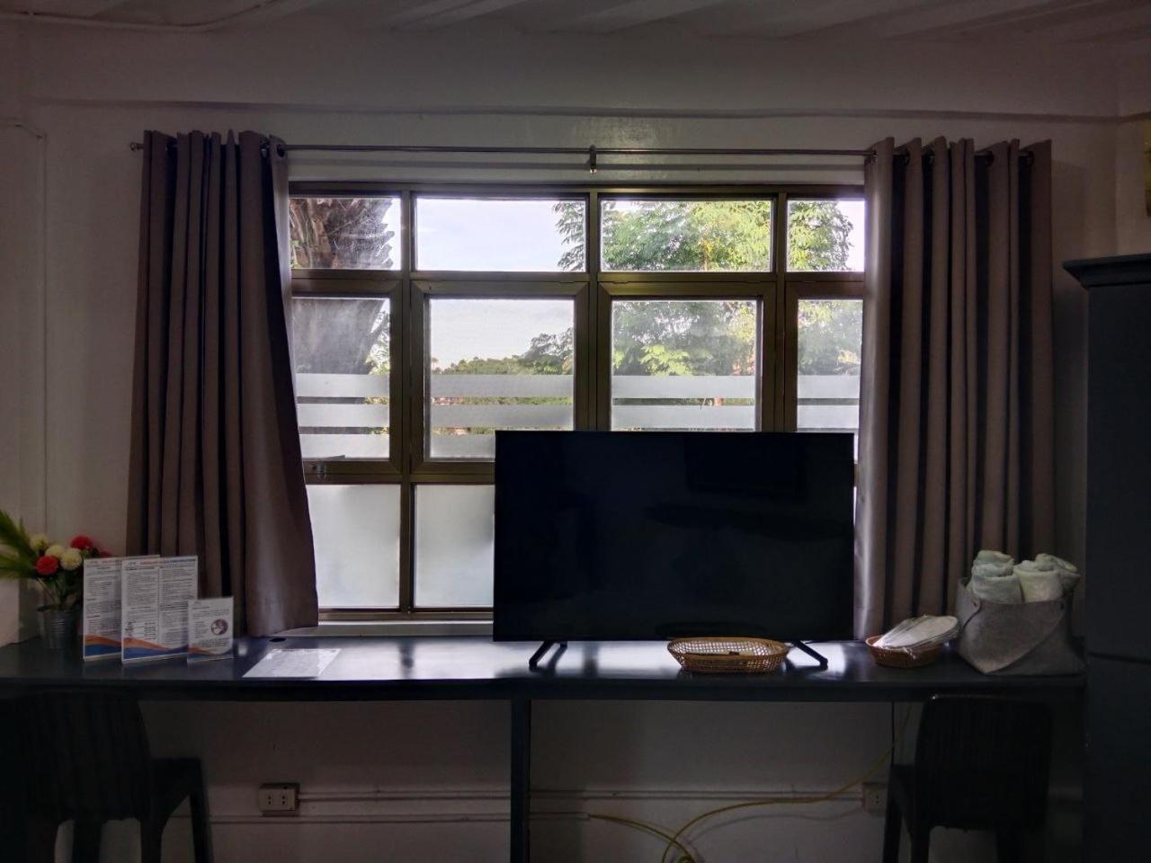 Av Suites Puerto Galera Eksteriør bilde
