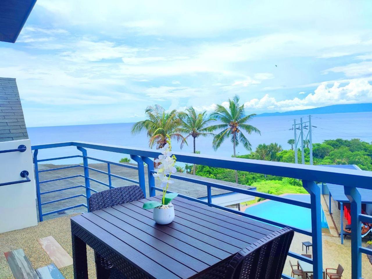 Av Suites Puerto Galera Eksteriør bilde
