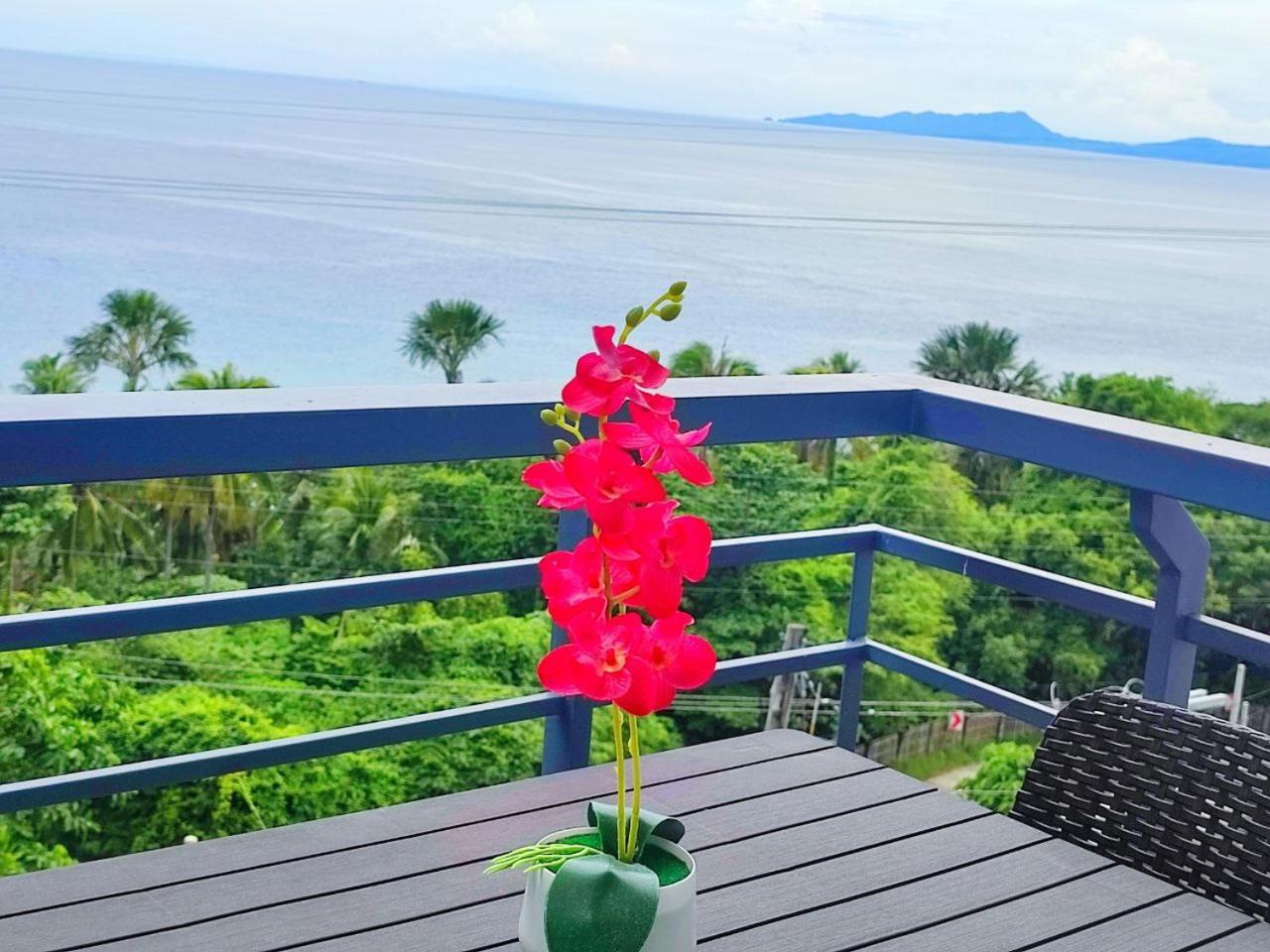 Av Suites Puerto Galera Eksteriør bilde