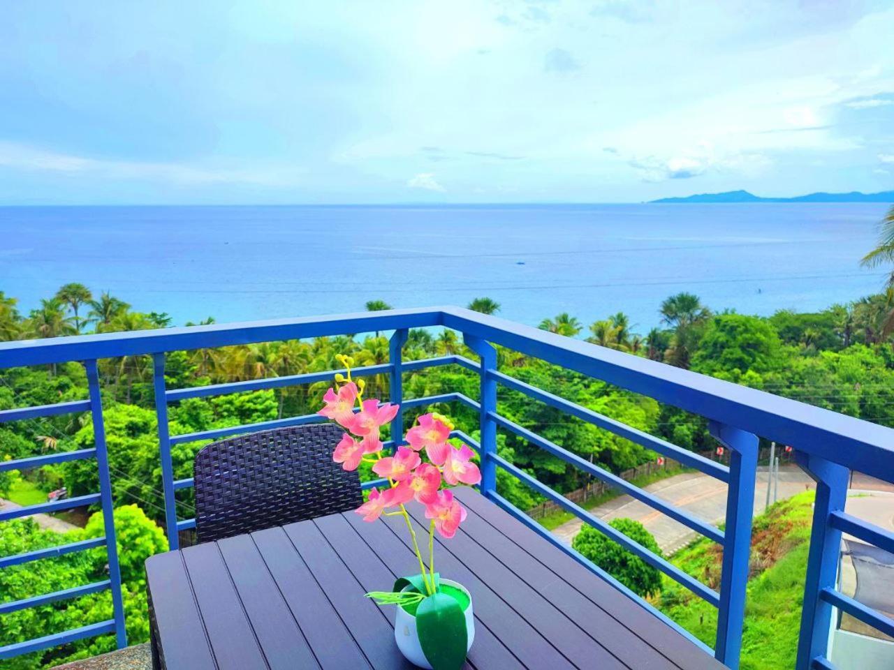 Av Suites Puerto Galera Eksteriør bilde