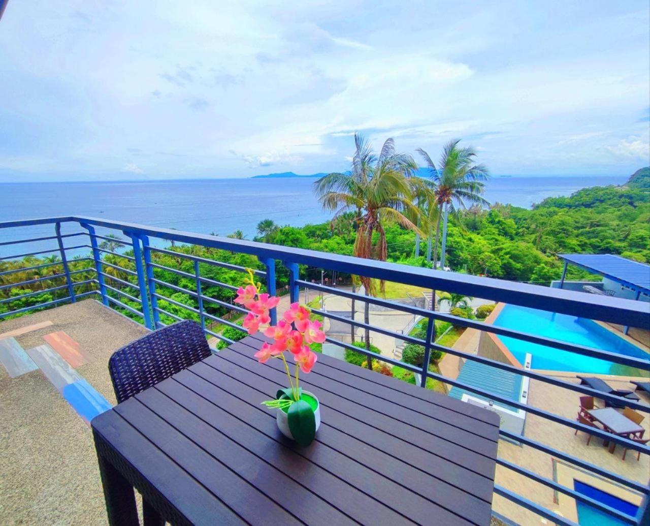 Av Suites Puerto Galera Eksteriør bilde