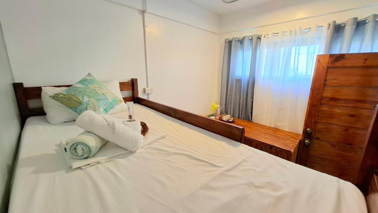 Av Suites Puerto Galera Eksteriør bilde