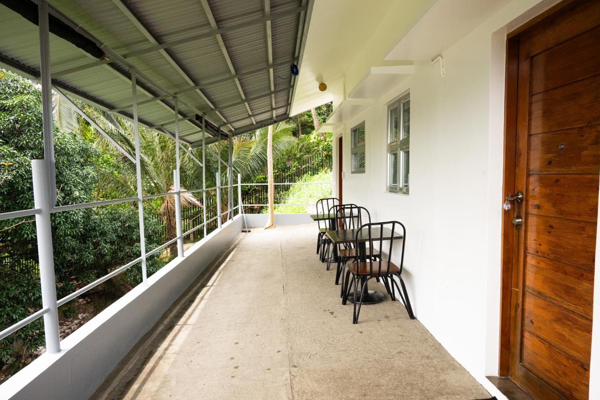 Av Suites Puerto Galera Eksteriør bilde