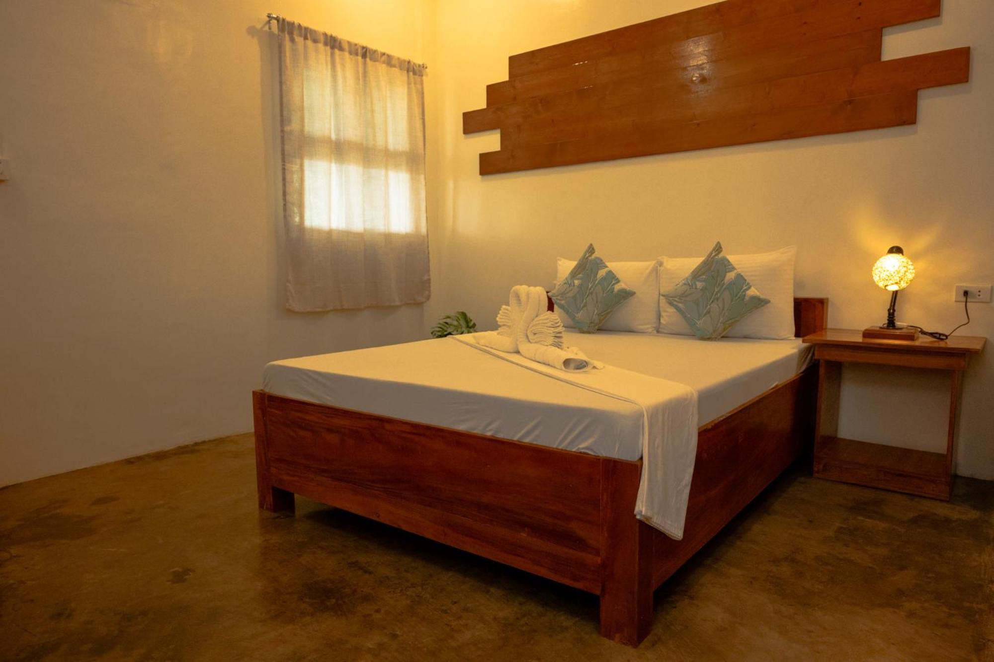 Av Suites Puerto Galera Eksteriør bilde