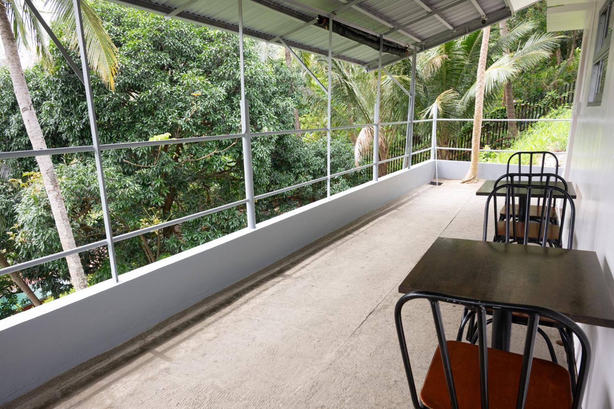 Av Suites Puerto Galera Eksteriør bilde