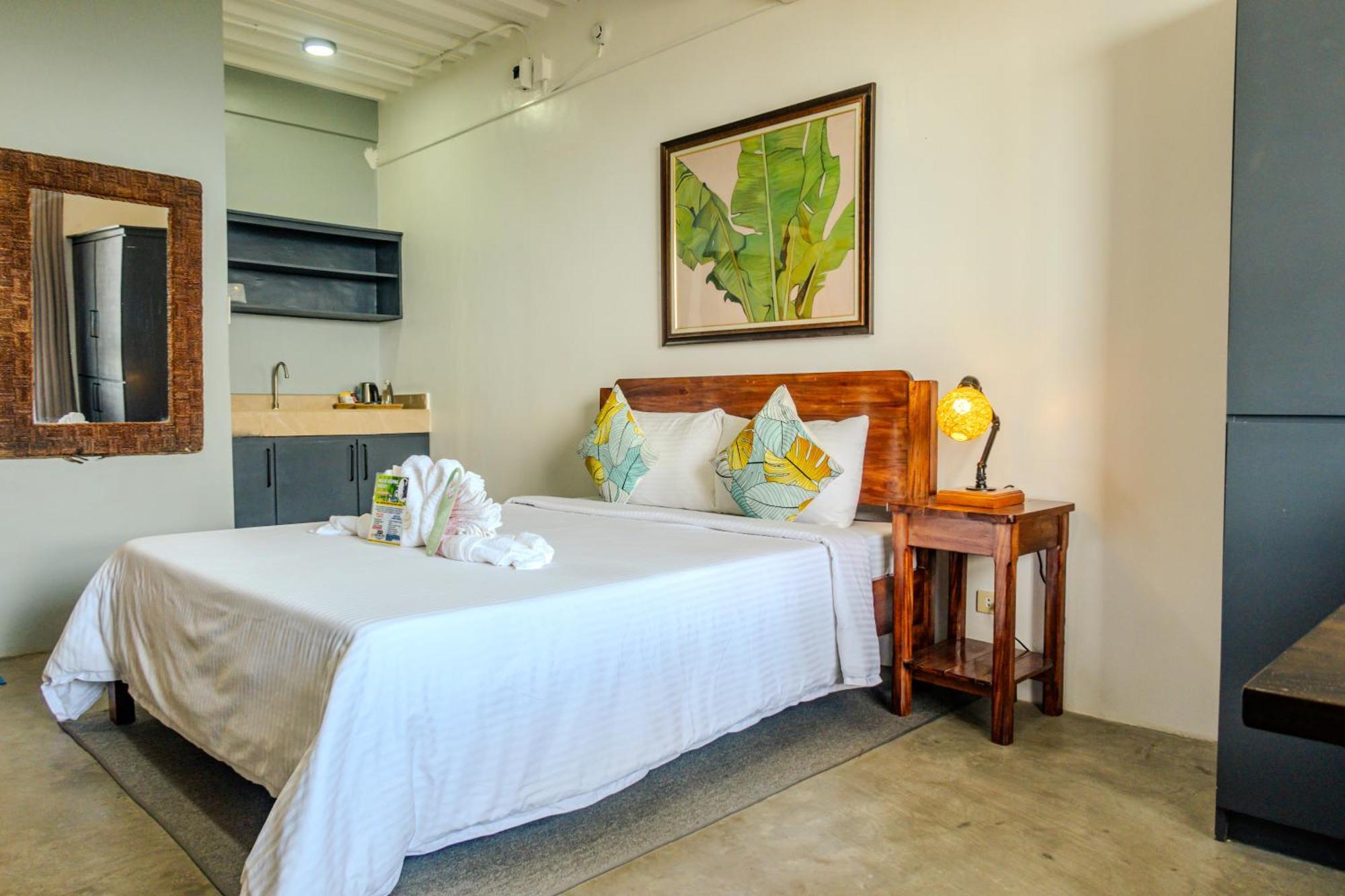 Av Suites Puerto Galera Eksteriør bilde