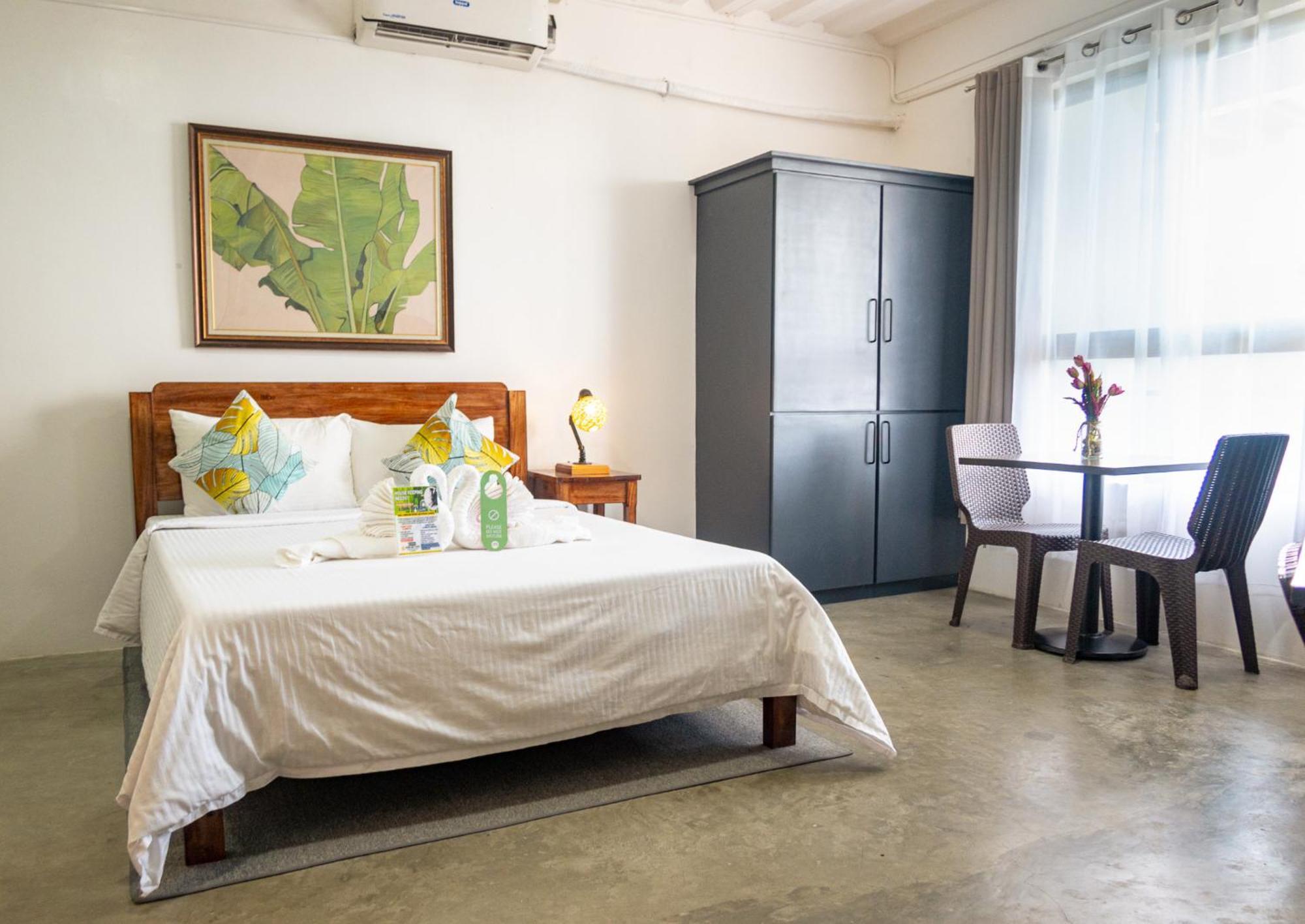 Av Suites Puerto Galera Eksteriør bilde